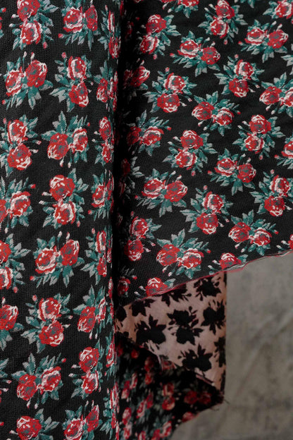 Tissu jacquard à motif floral : design rétro 3D, largeur 142 cm (56 po) - Vendu au mètre
