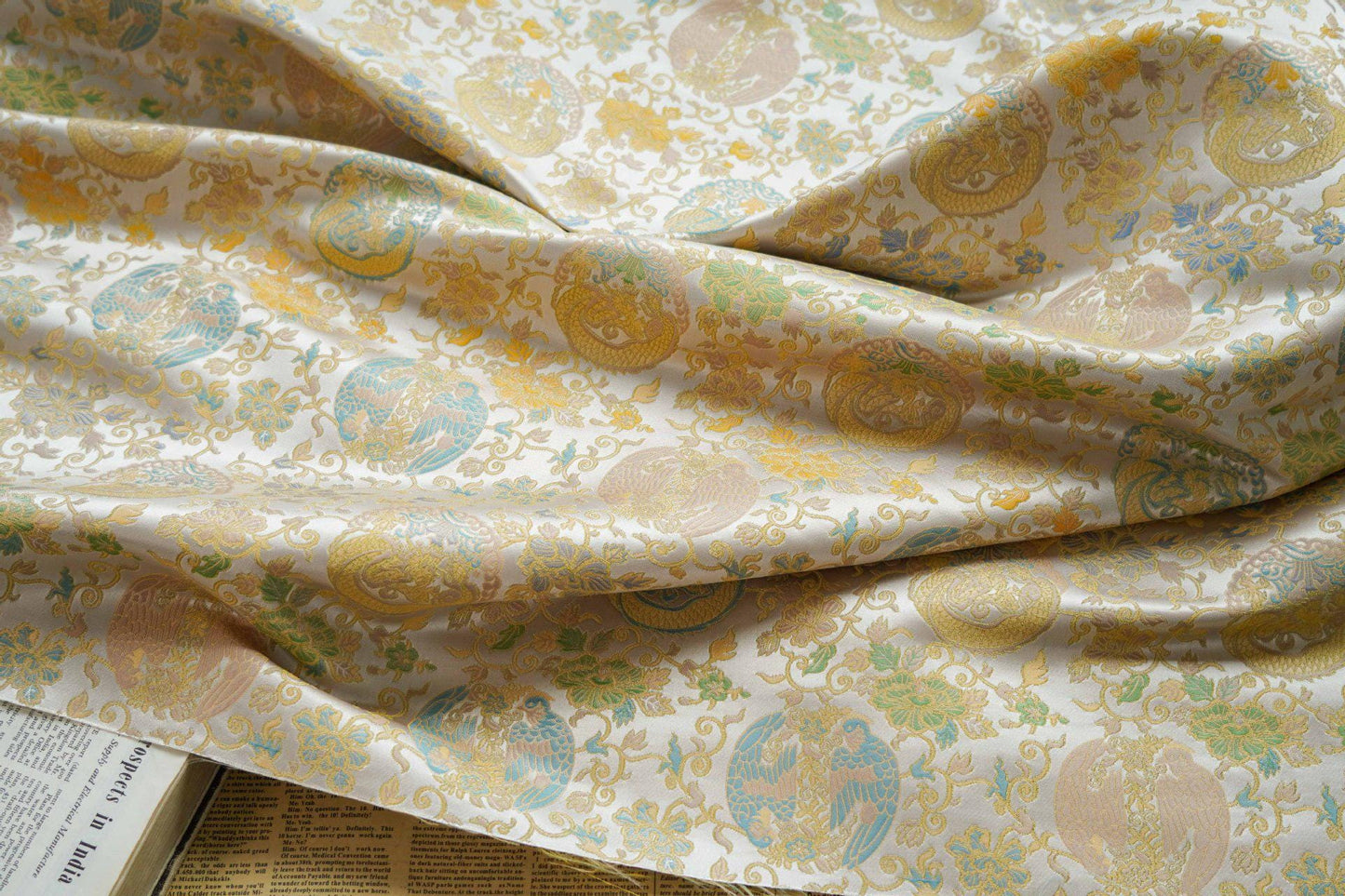 Tissu à motif Bada mongol : 165 cm de large, pour ameublement, costumes et décoration.