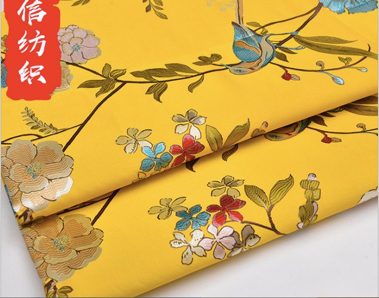 Tissu jacquard Oiseaux et Fleurs : Mélange de rayonne et soie doux et brillant