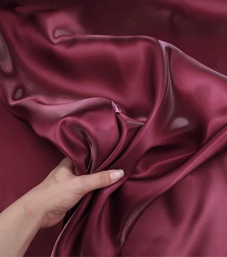 Tissu à l'éclat métallique nacré : mélange de coton mercerisé de 145 cm de large