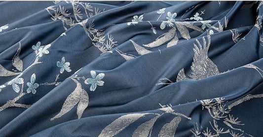 Tissu jacquard brocart à motif de grues orientales : 145 cm de large, damas en polyester