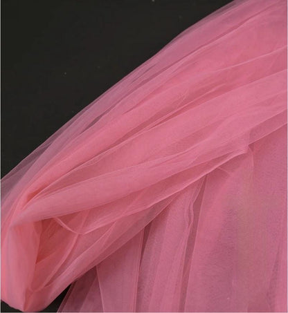Tissu en maille transparente rouge ��" Gaze de polyester large