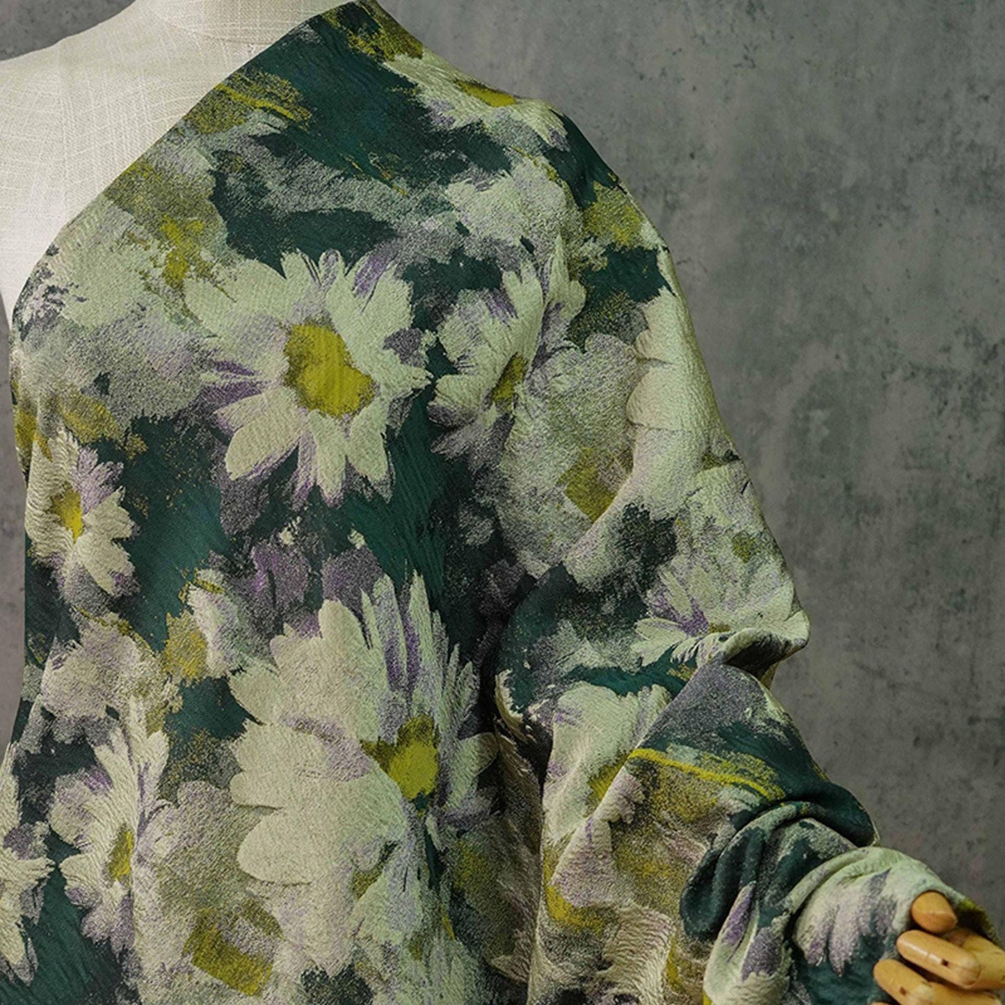 Jacquard Daisy Fabric: Retro Style Oil Painting, 57" Wide, By The Meter