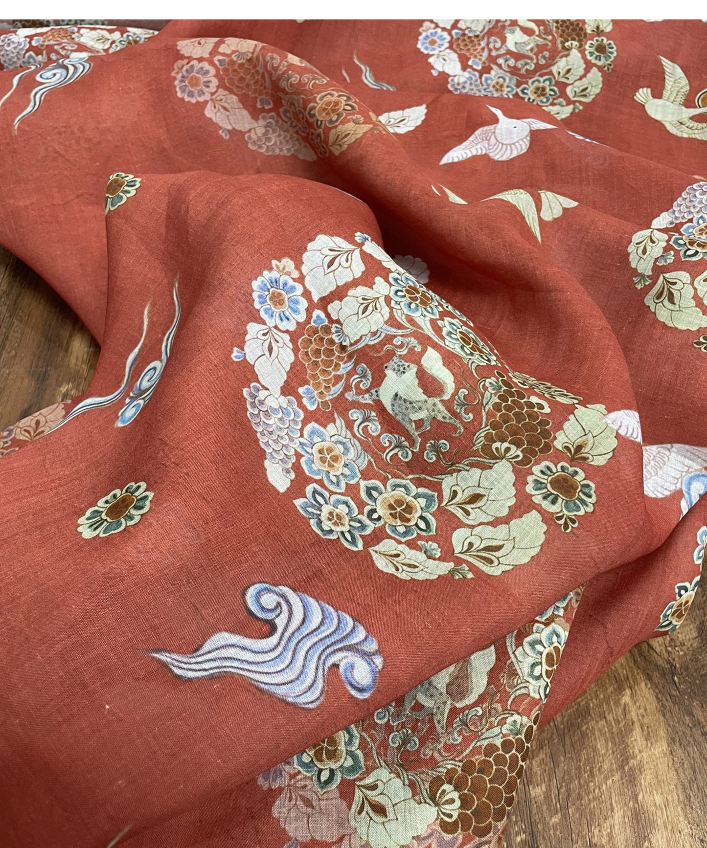 Tissu ramie imprimé Dunhuang rouge rouille : 140 cm de large, ameublement et costumes
