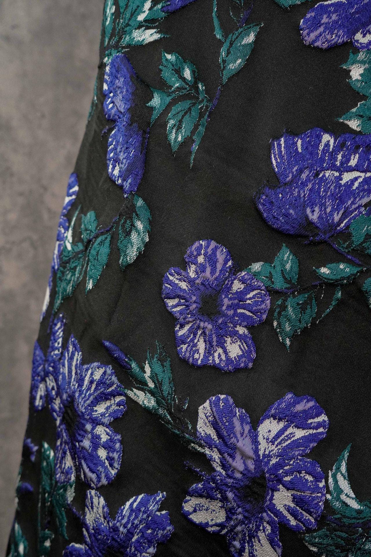 Gold Thread Jacquard Woven Fabric: 3D Floral Embossed Upholstery, Costume, Sewing - 55"W