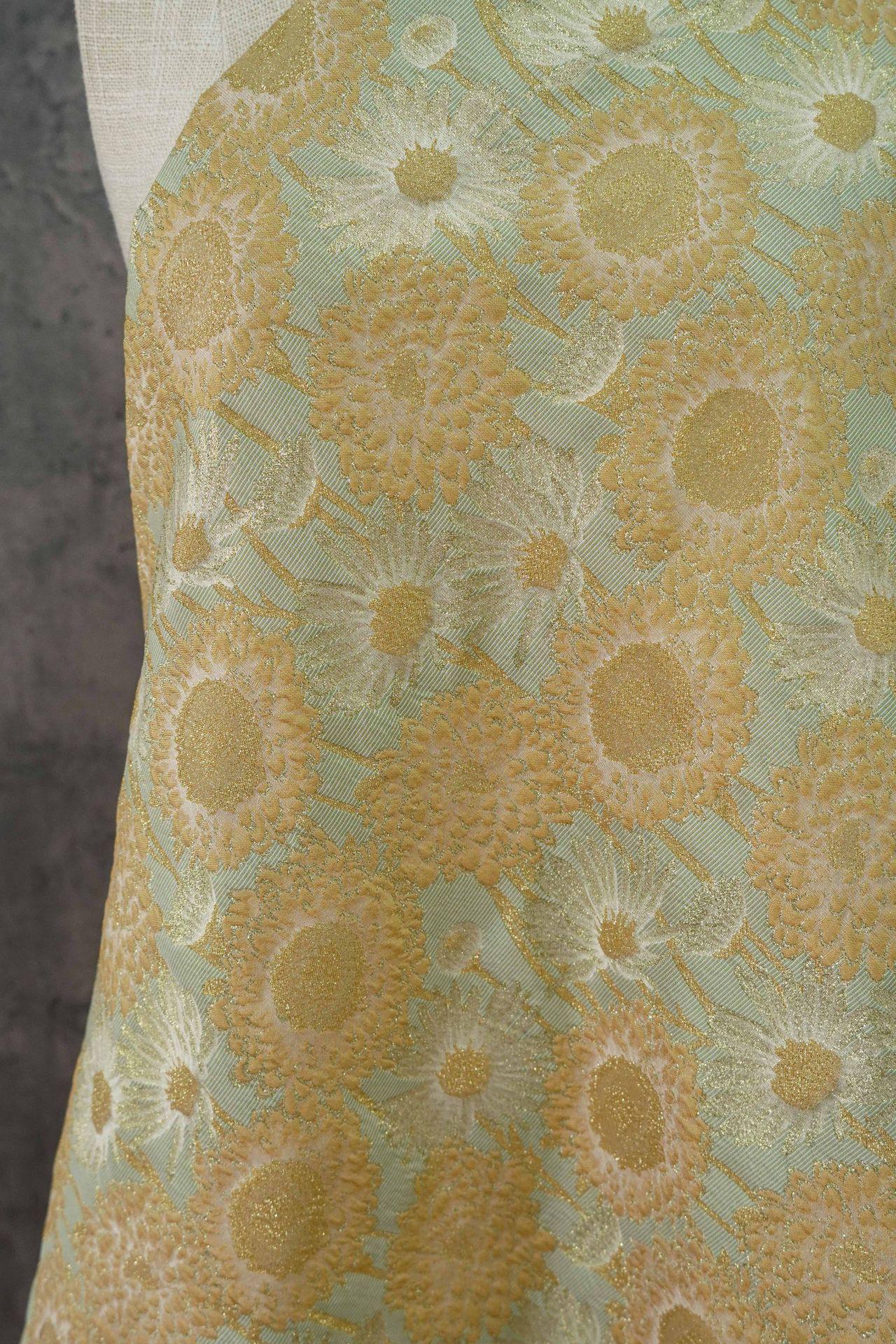 Embossed Daisy Jacquard Fabric With Gold Thread: Vintage Court Style, 63"W