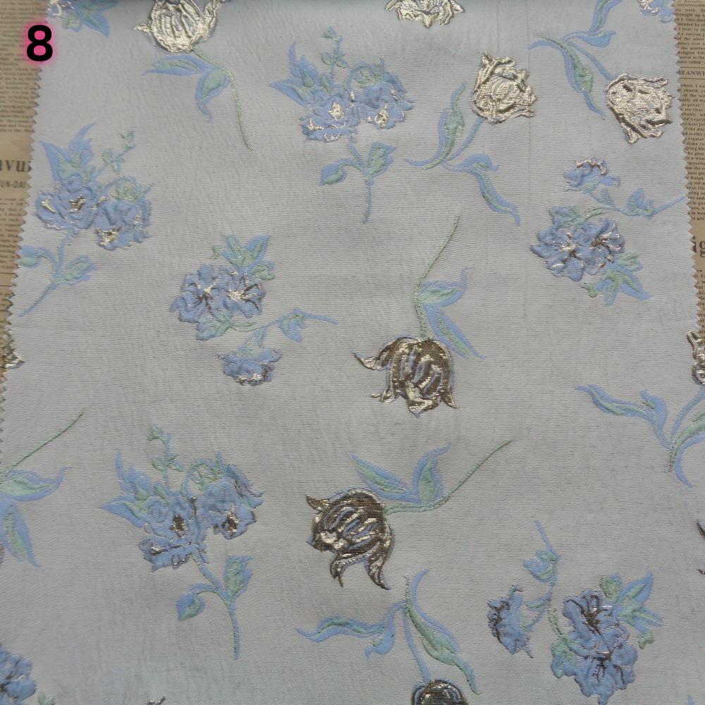 Tissu jacquard Magnolia à feuille d'or : Chenille florale pour ameublement, 142 cm de large