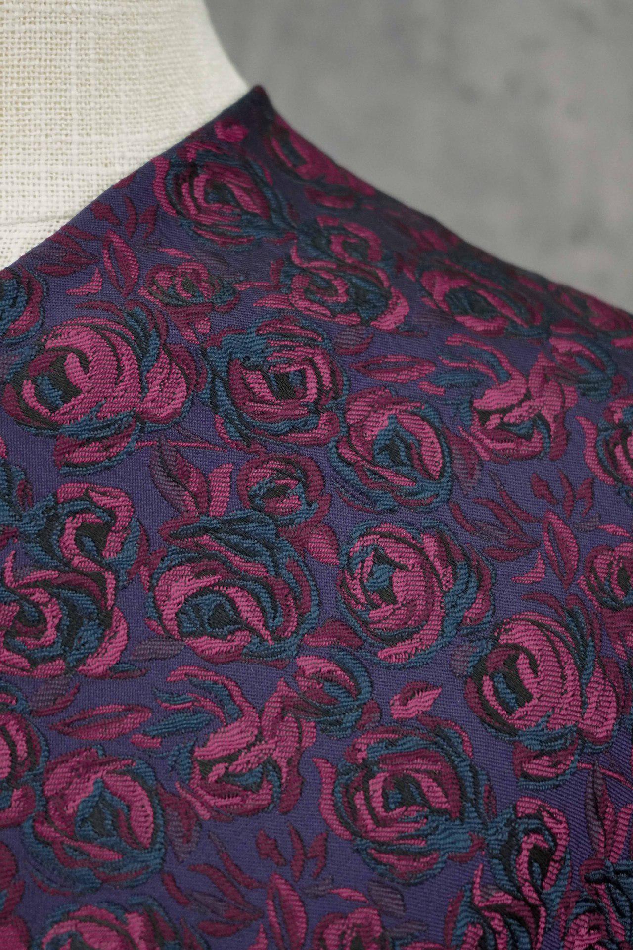 Tissu jacquard à motif de roses en relief : tissu d’ameublement vintage, 160 cm de large
