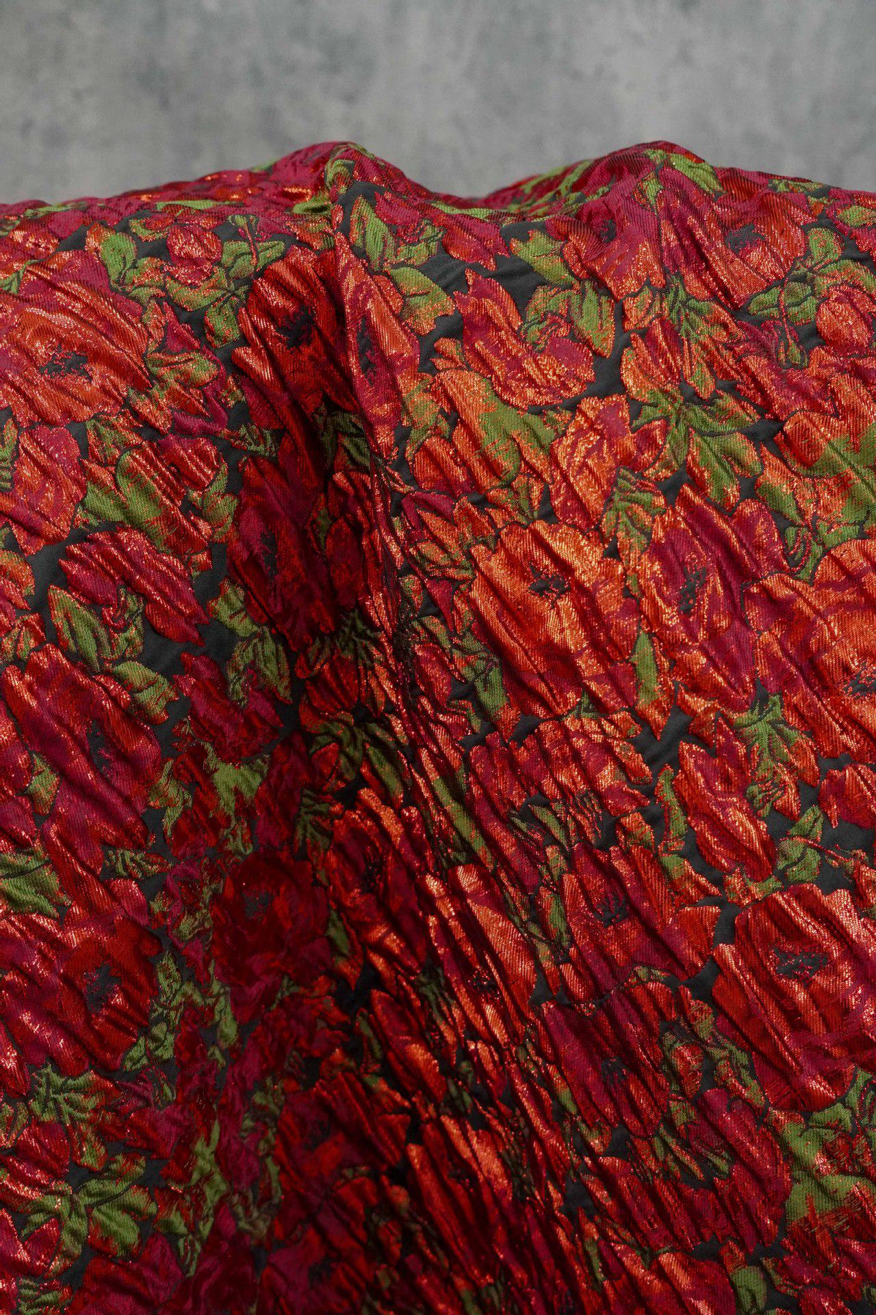 Tissu jacquard à motif floral abstrait en relief 3D avec fil doré, largeur 57 pouces