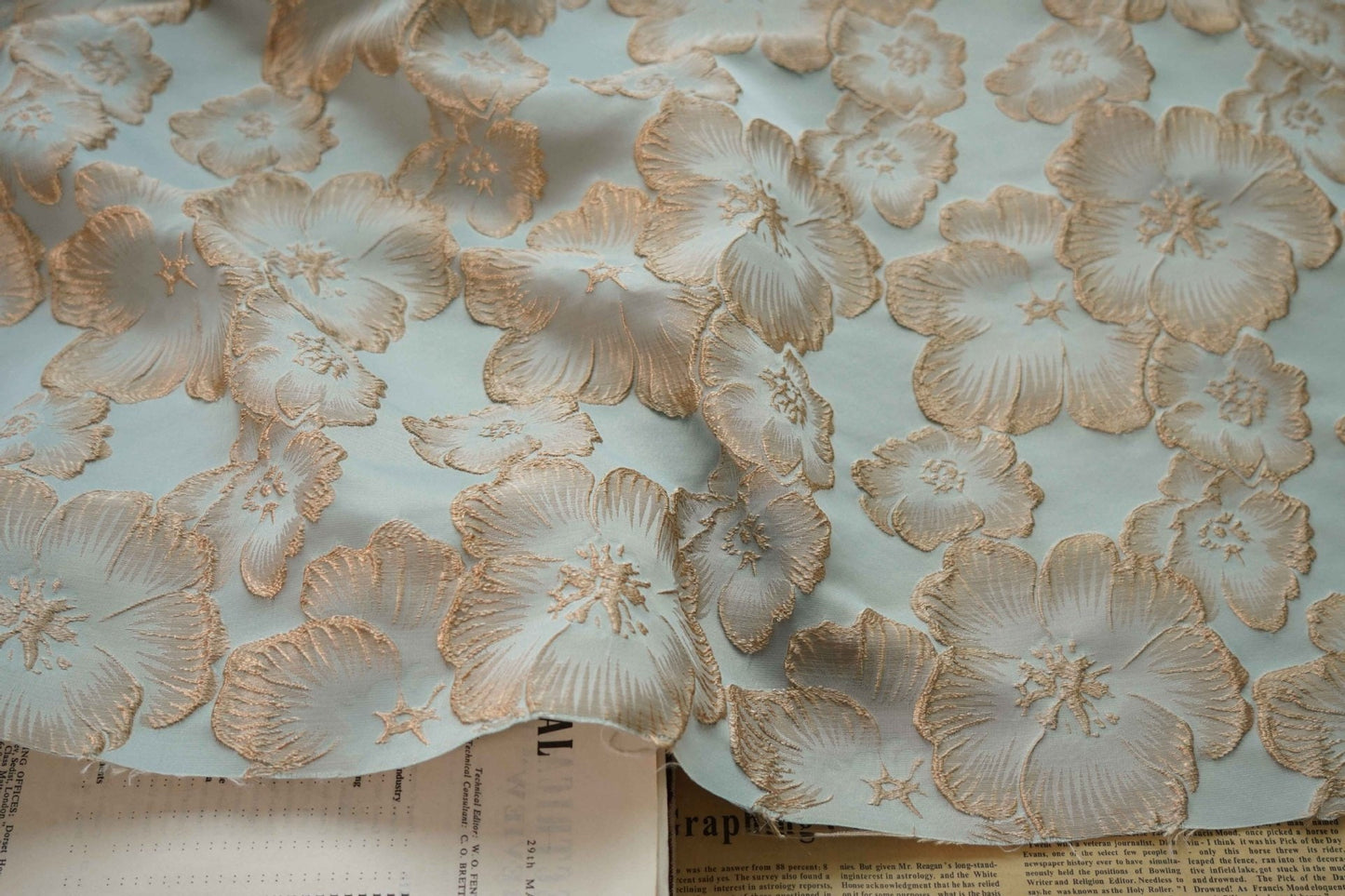 Flower Jacquard Fabric: 3D Texture Polyester, 55" Wide