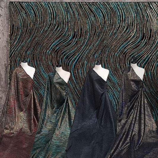 Tissu jacquard à texture ondulée et rayures dorées, 152 cm de large