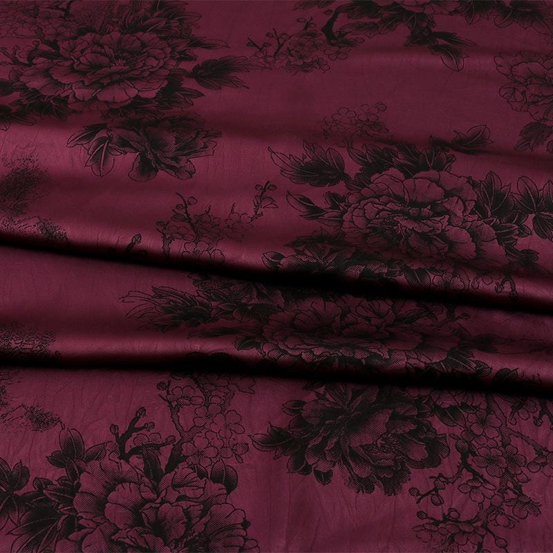Tissu satiné à motif pivoine : rayonne imprimée de luxe foncée, 150 cm de large