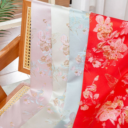 Tissu jacquard papillon à fil doré : texture 3D, largeur 142 cm