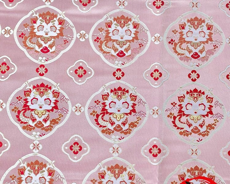 Tissu brocart jacquard à motif floral : 150 cm de large, satin, pour ameublement, costumes et décoration.