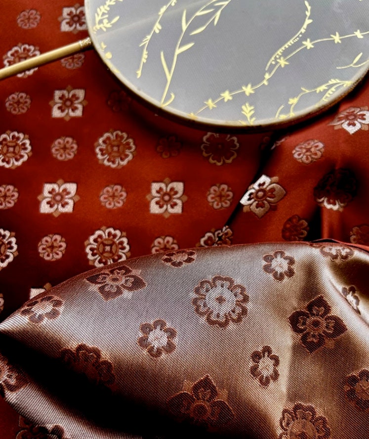 Nishijin Brocade Fabric: Tang Dynasty Pipa Pattern, Gold Thread (59"W)