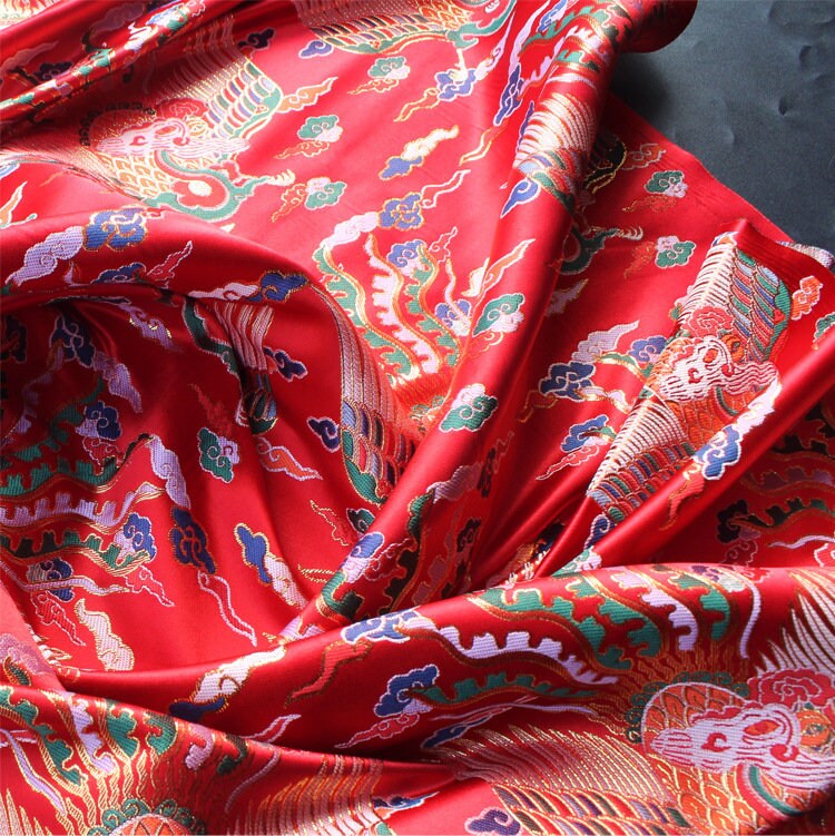 Tissu damassé jacquard Phoenix : mélange de soie et de rayonne rouge et noir