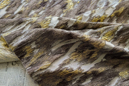 Tissu jacquard de luxe à motif écorce d'arbre en relief avec fils dorés, largeur 55 pouces