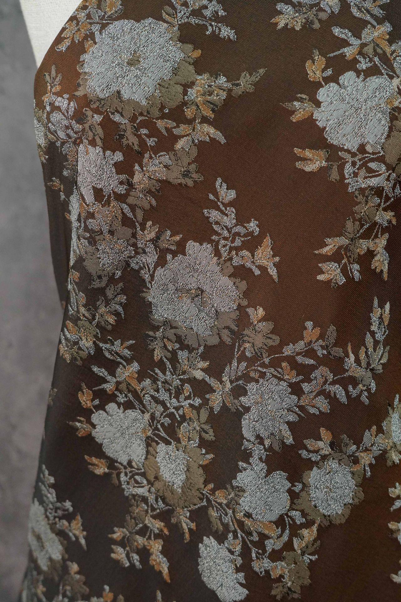 Tissu jacquard style palais européen, motif feuilles et fleurs, collection Reserve, largeur 62 pouces