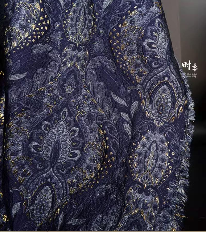 Palace Jacquard Damask Fabric: Retro Upholstery & Sewing - 55"W