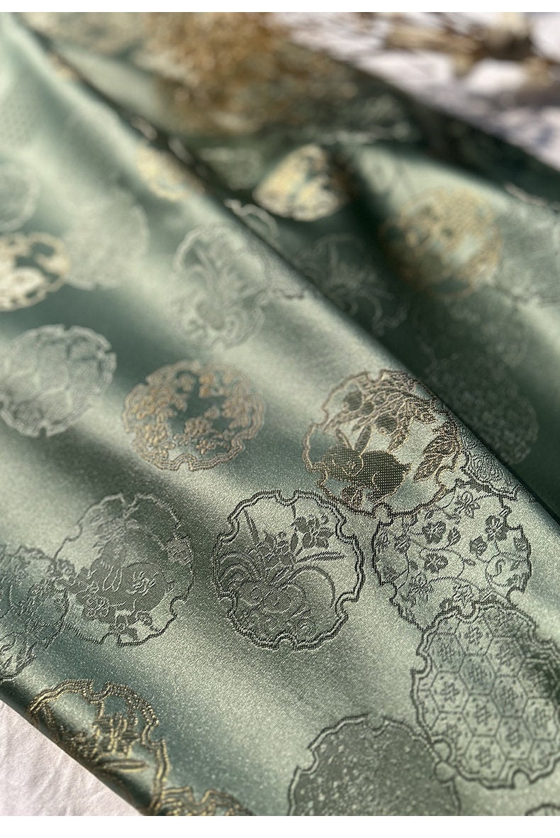 Rabbit Jacquard Silk Brocade Fabric: 58���W Damask Upho