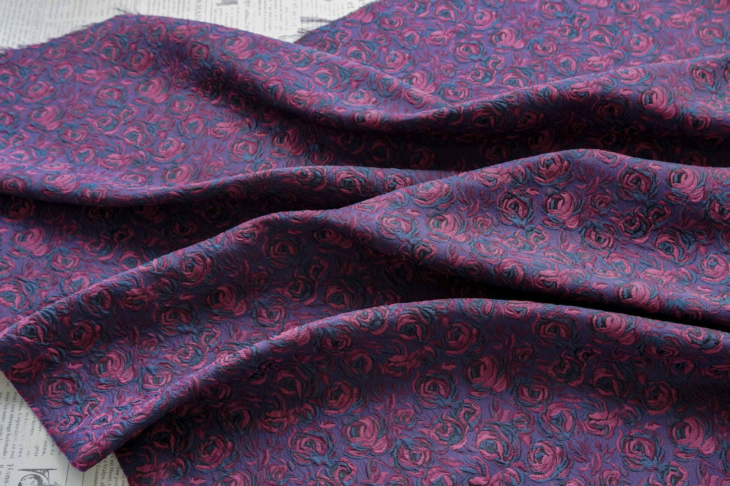 Tissu jacquard à motif de roses en relief : tissu d’ameublement vintage, 160 cm de large