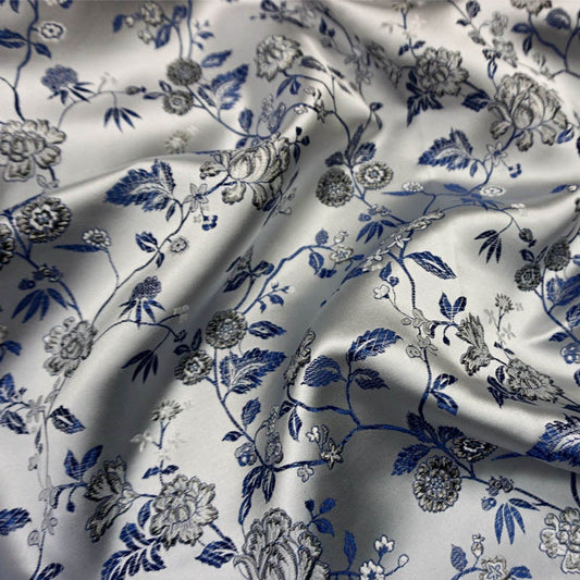Tissu brocart à motifs floraux : mélange de soie et rayonne jade féerique, argent et champagne