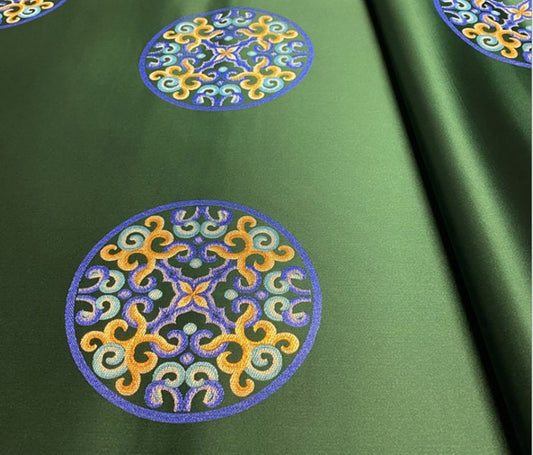 Tissu satiné damassé : matériau d’ameublement et de couture de style chinois