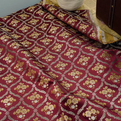 Tissu jacquard à fil doré : motif floral 3D pour ameublement, confection de robes de bal - 140 cm de large