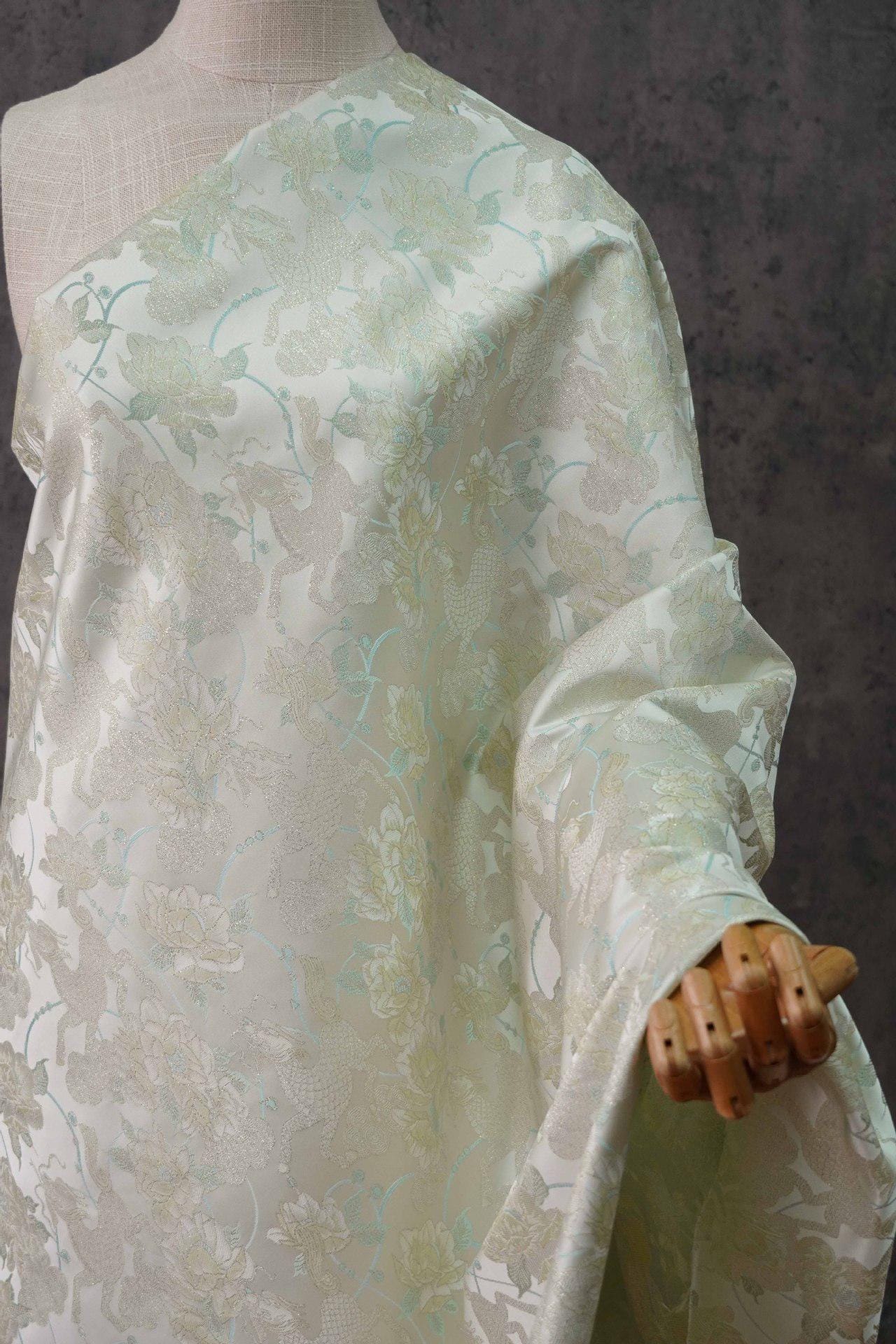 Tissu brocart à fils d'or : Matériel de couture floral mongol tibétain