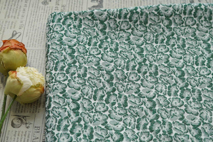Tissu jacquard à motif floral en relief : mélange de rayonne bleu azur, 152 cm de large