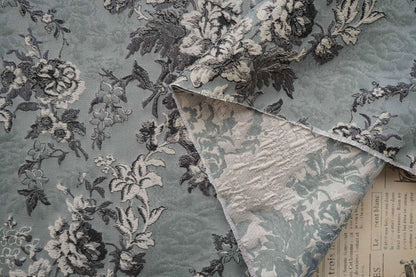 Tissu jacquard brocart style palais : damas floral, 150 cm de large