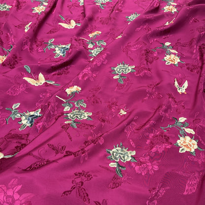 Tissu brodé à motifs floraux : mélange coton-rayonne de 150 cm de large