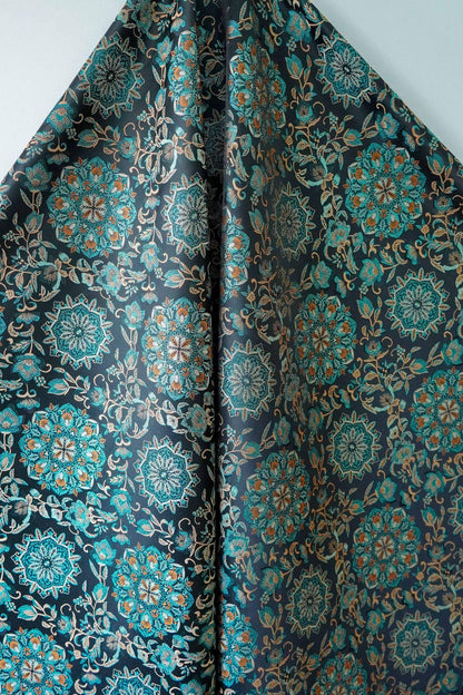 Jacquard floral irisé de luxe avec fils d'or ��� Mode et artisanat Fabr"Large