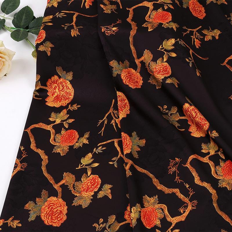 Tissu en rayonne de soie imprimé de fleurs de vigne jaune gingembre, largeur 59 pouces