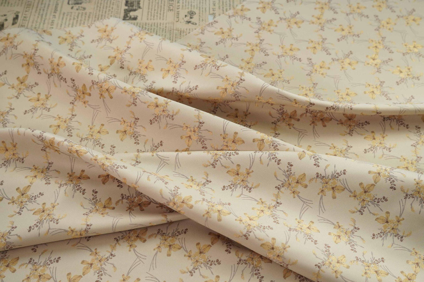 Beige Metallic Floral Jacquard Fabric: Reversible Woven Upholstery, 63"W