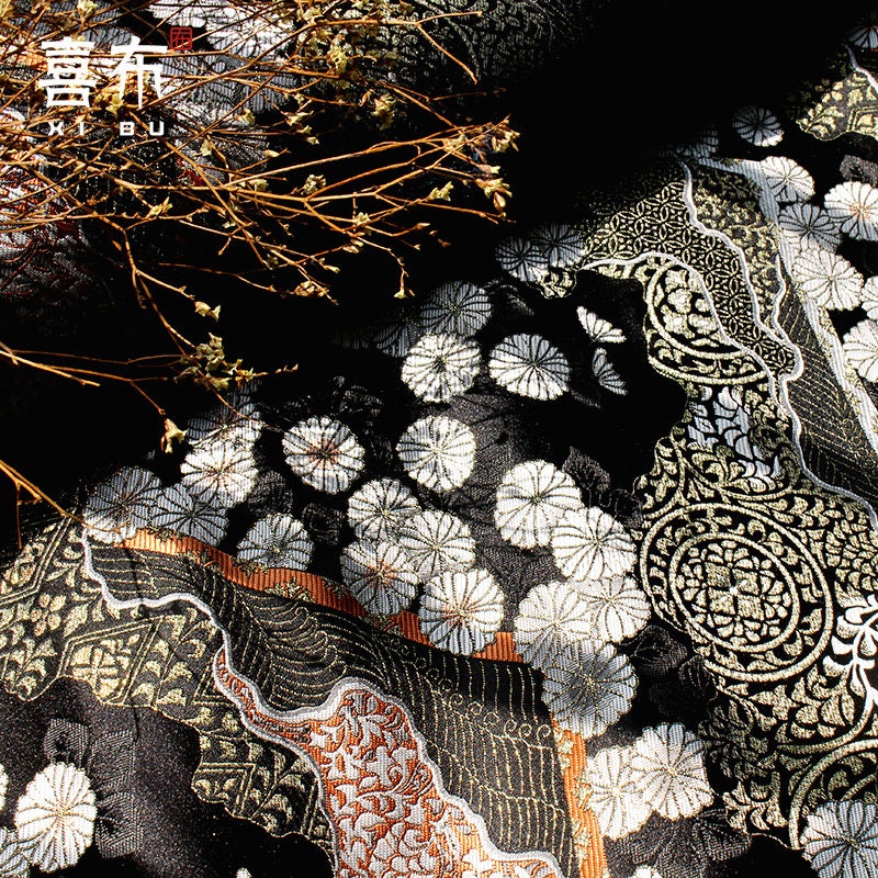 Tissu brocart doré tissé Nishijin : Soie jacquard chrysanthème (29,5"/59"L)