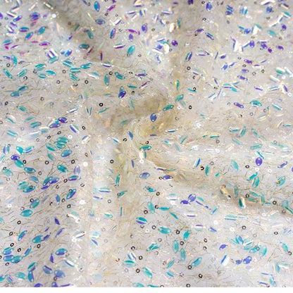 Robe de bal en dentelle à sequins colorés : motif Symphony Gradient Beads, largeur 124 cm