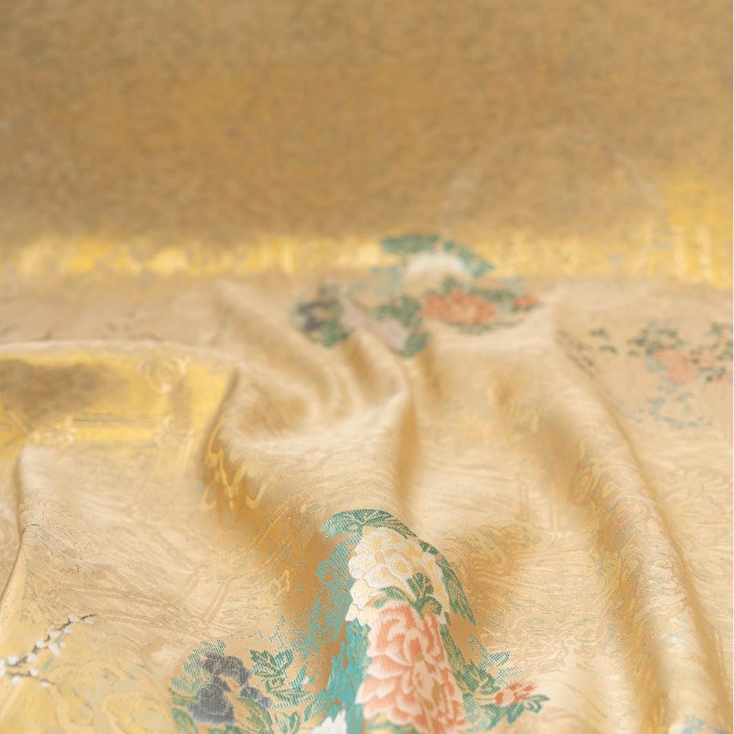 Tissu brocart japonais Nishijin : satin jacquard floral (59 pouces de large)
