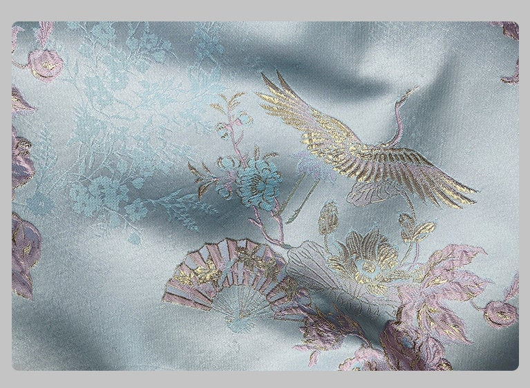 Tissu jacquard Grue Lotus : ameublement tissé à motif doré gaufré 3D, costumes, décoration