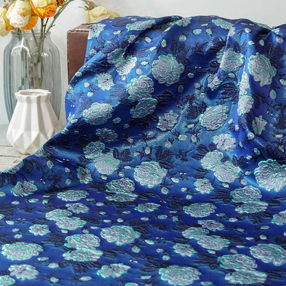 Tissu brocart jacquard vintage à roses bleues et fils dorés : matériel de couture pour projets DIY