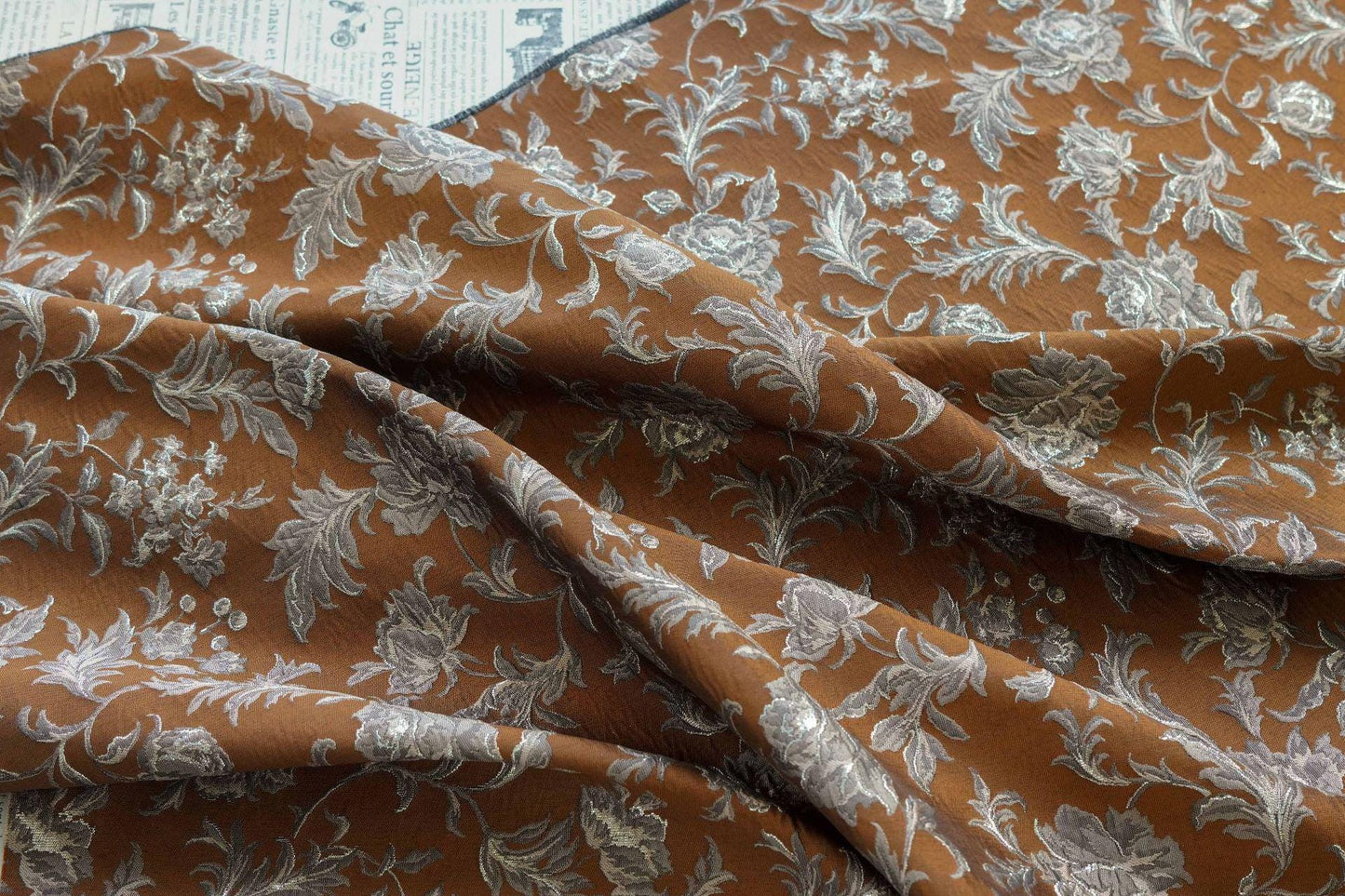 Tissu brocart jacquard tissé à motif floral en relief 3D de luxe, design européen, largeur 63 pouces