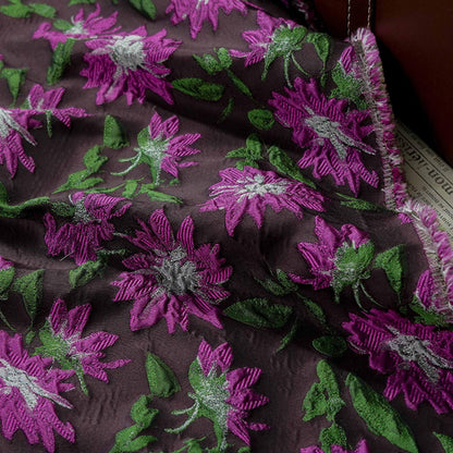 Tissu jacquard style campagne ��� Marguerites abstraites en relief ��� Ameublement, matelassage et grande largeur