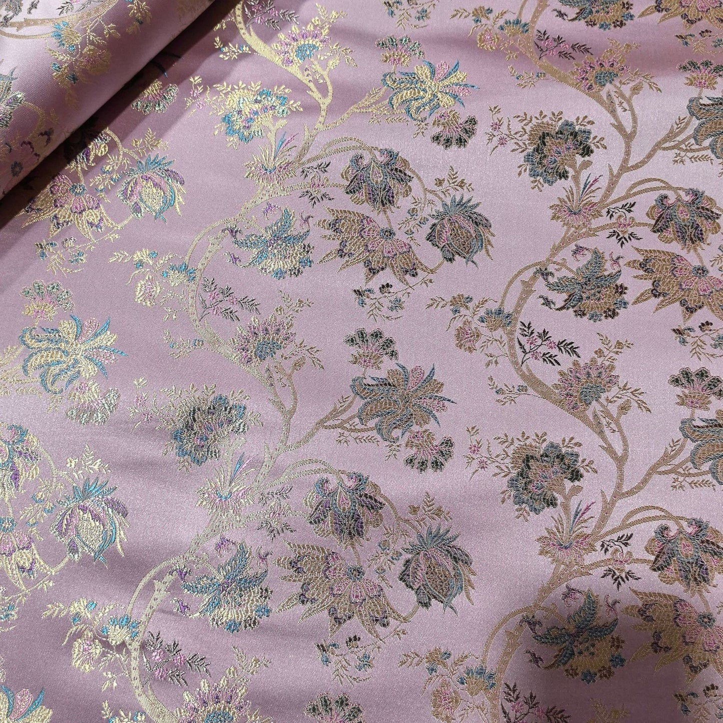 Tissu brocart floral rose : matériau de couture en rayonne de 150 cm de large