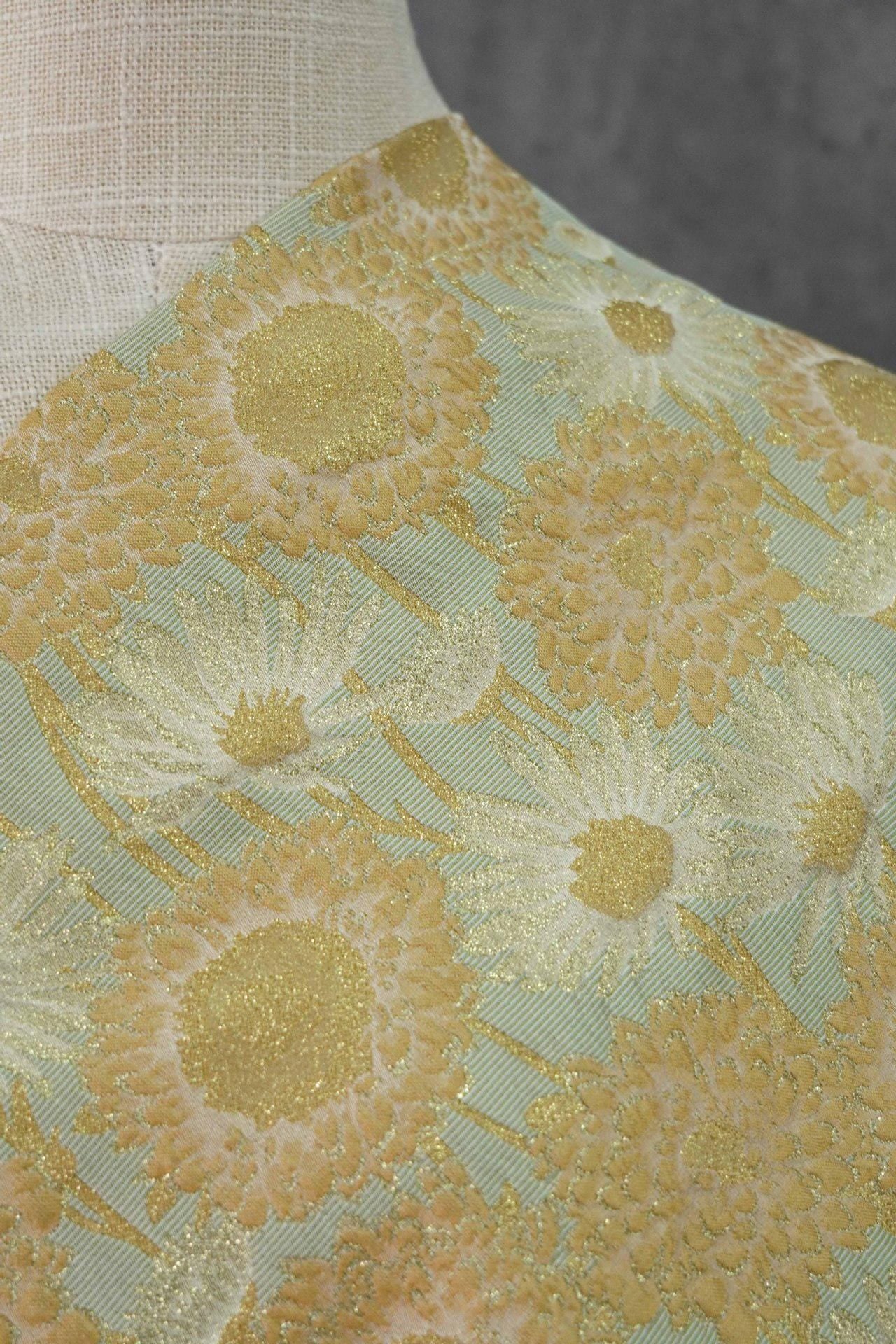 Embossed Daisy Jacquard Fabric With Gold Thread: Vintage Court Style, 63"W
