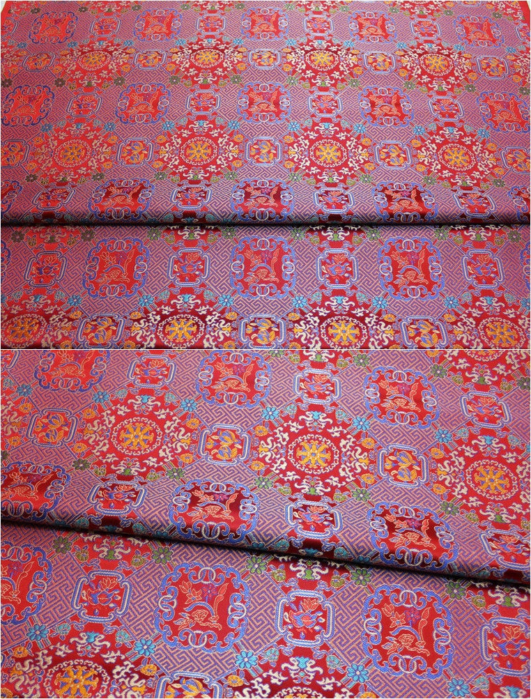 Tissu brocart à motif Thangka : satin jacquard tibétain (29,5 po de largeur)