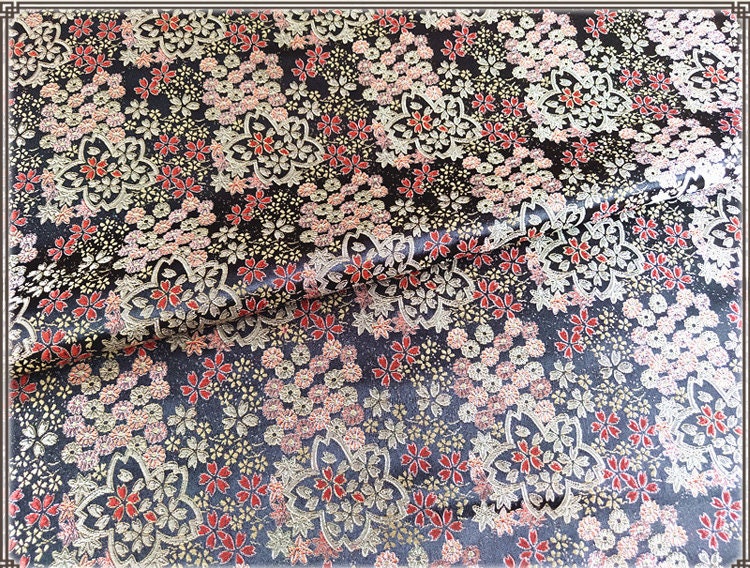 Tissu Nishijin-ori à fleurs de cerisier : brocart de soie japonais Kinran pour kimono