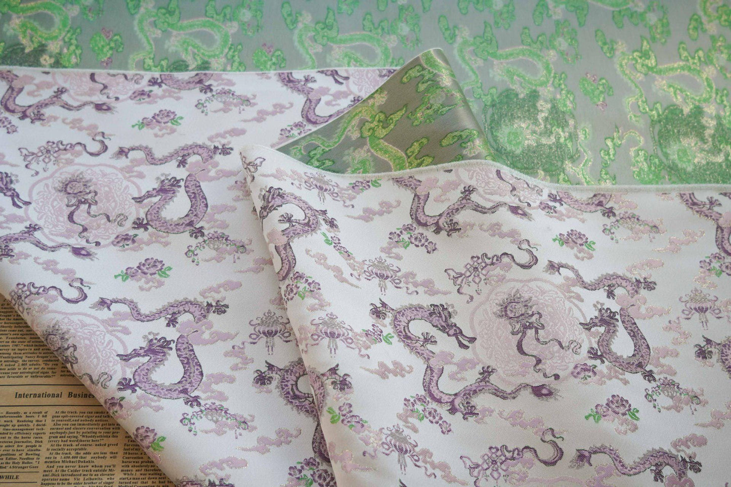 Tissu brocart Lilas Dragon : Cheongsam Qipao multicolore, 147 cm de large