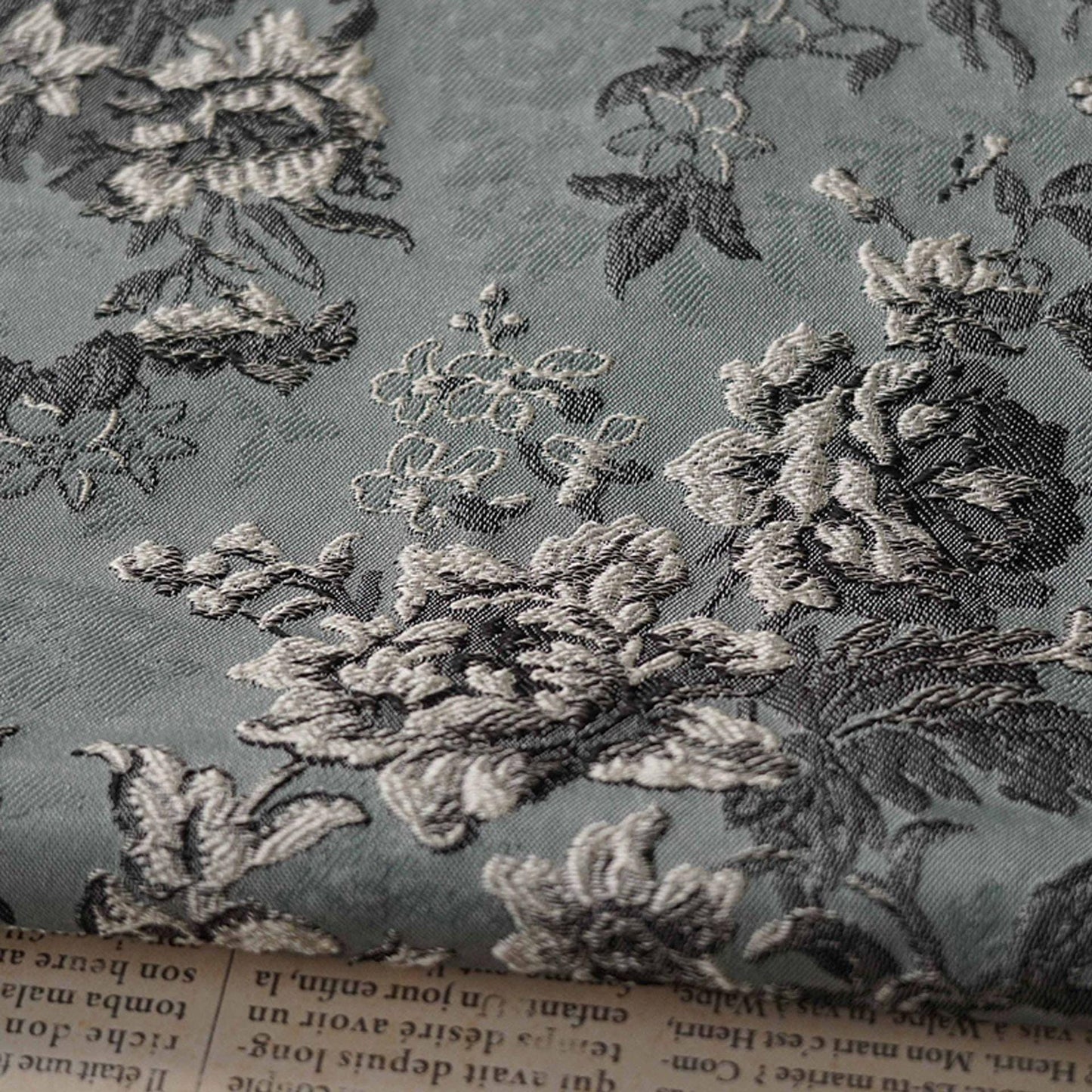 Tissu jacquard brocart style palais : damas floral, 150 cm de large