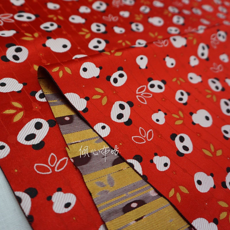 Tissu satiné brodé Panda : tissu de couture chinois à motifs de feuilles de bambou (largeur 45")