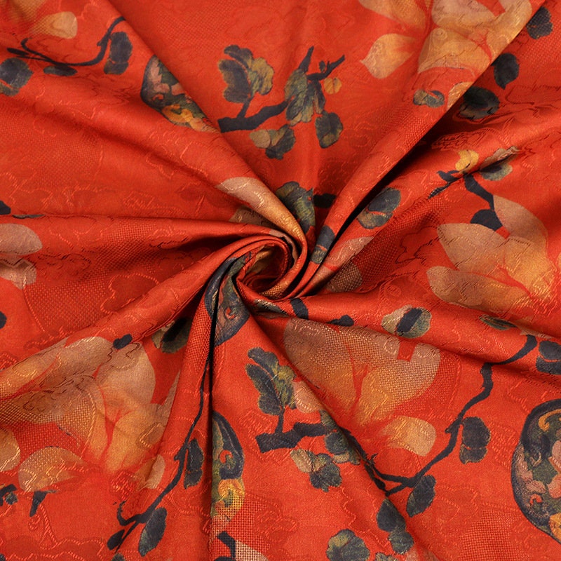 Tissu satiné rouge à imprimé floral - 150 cm de large
